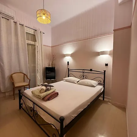 Classic In The Center Apartament Loutráki