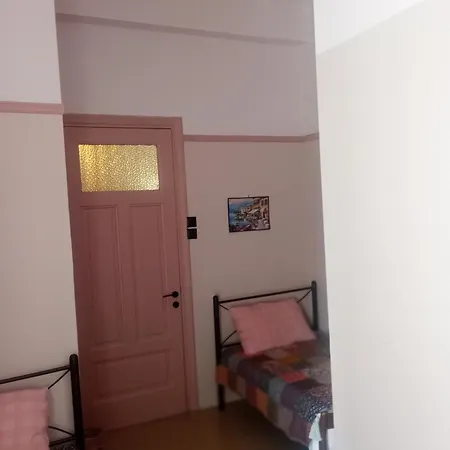 Classic In The Center Apartament Loutráki