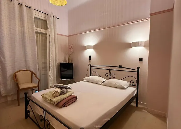 Classic In The Center Apartamento Loutráki