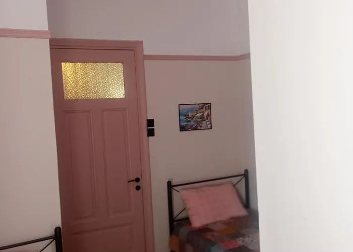 Classic In The Center Apartamento Loutráki